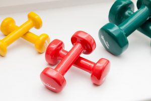 effective-workouts-by-only-using-dumbbells